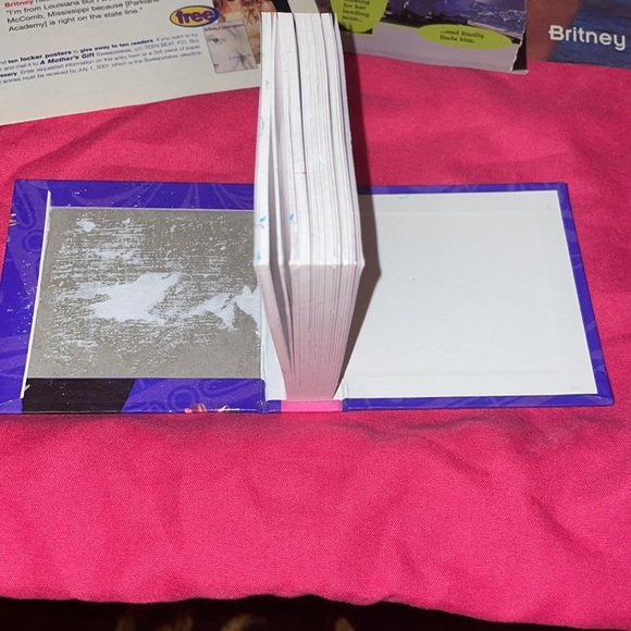 Britney Spears! 90’s Memorabilia - Picture 3 of 12